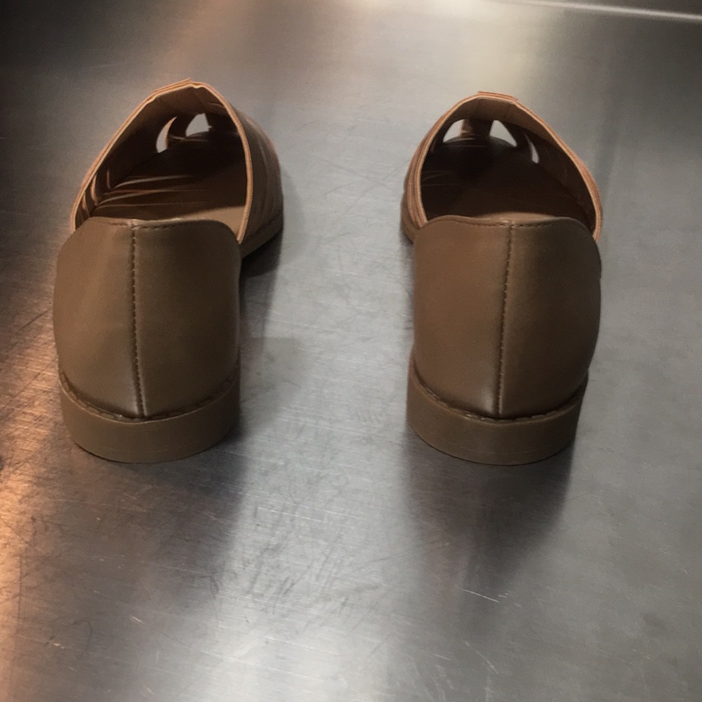 New WB Woman’s Journee Collection Brown Flats - Picture 4 of 7